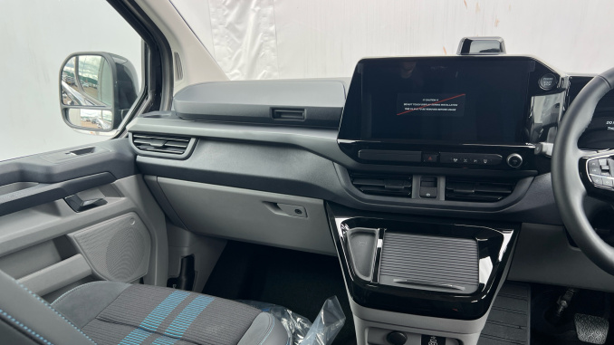 Ford Transit Custom 320 L1 Petrol Fwd 2.5 PHEV 232ps H1 Double Cab Van Sport Auto [NI] - Image 14